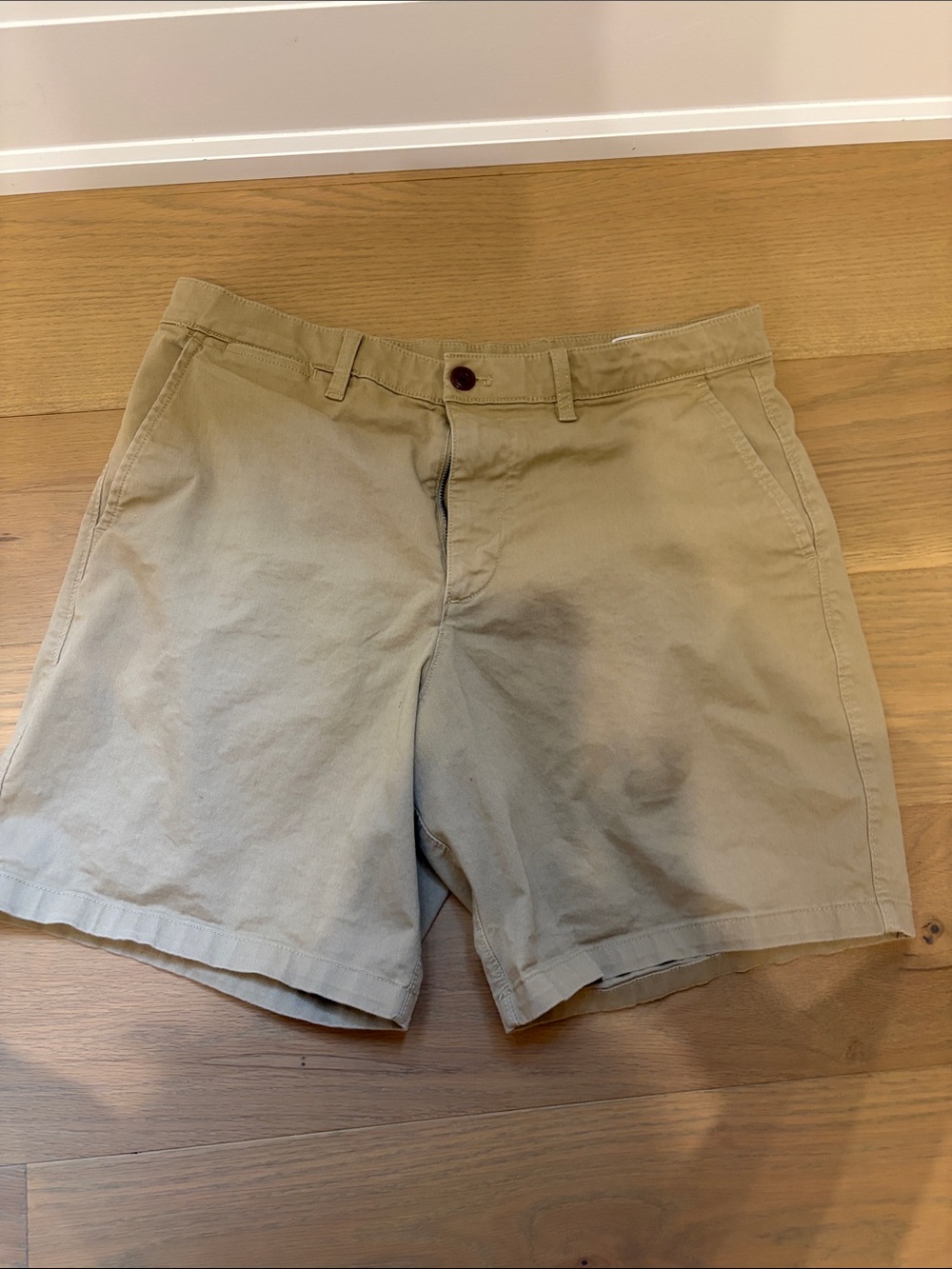 Men’s Gap Khaki Shorts - 8 inch